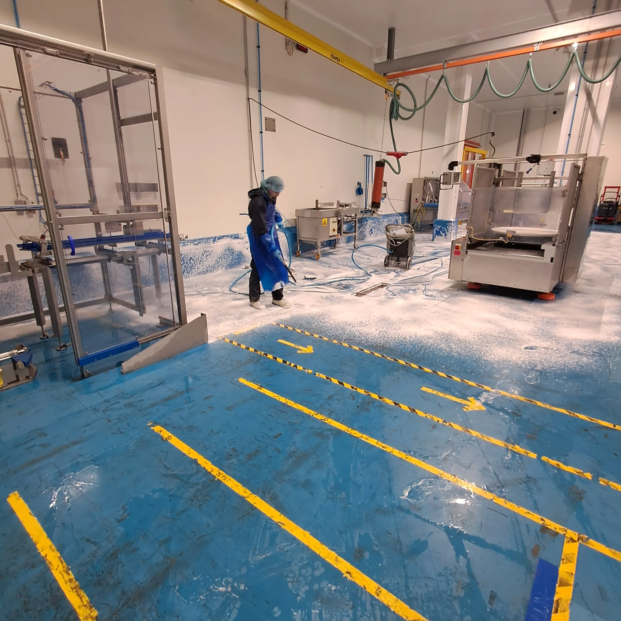 Schoonmaak productiehal